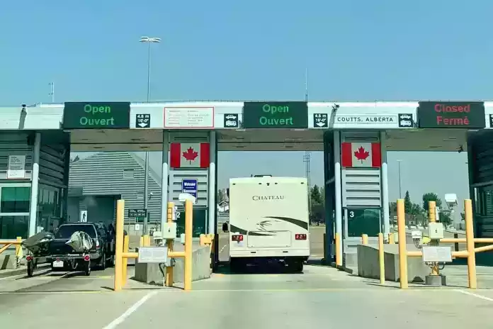 RV Crossing Canadian Border