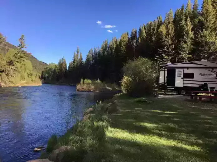 Camping in Montana along Yellowstone River