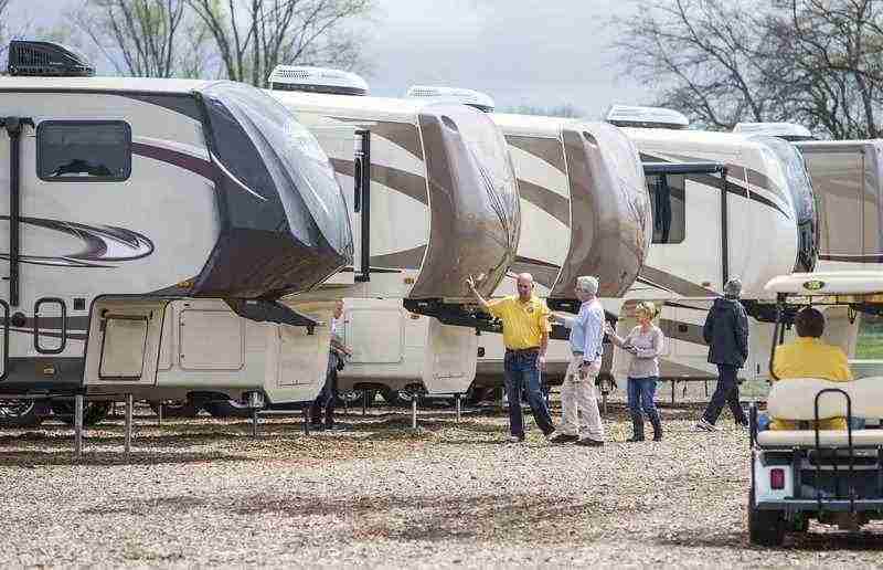 choosing the right type of rv for you - on the sales lot