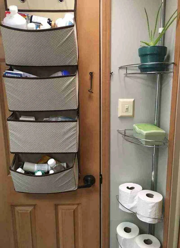 camper organization - bathroom