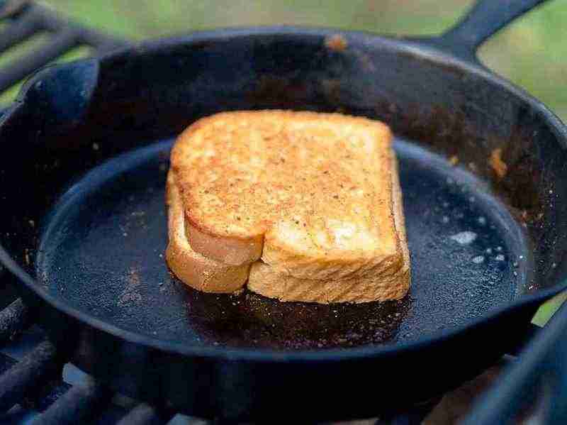 25 easy rv meals - campfire grilled cheese sandwiches