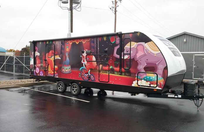 how much to wrap a trailer with custom graphics